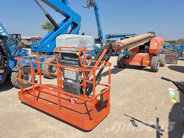 JLG 660SJ Teleskopbühnen