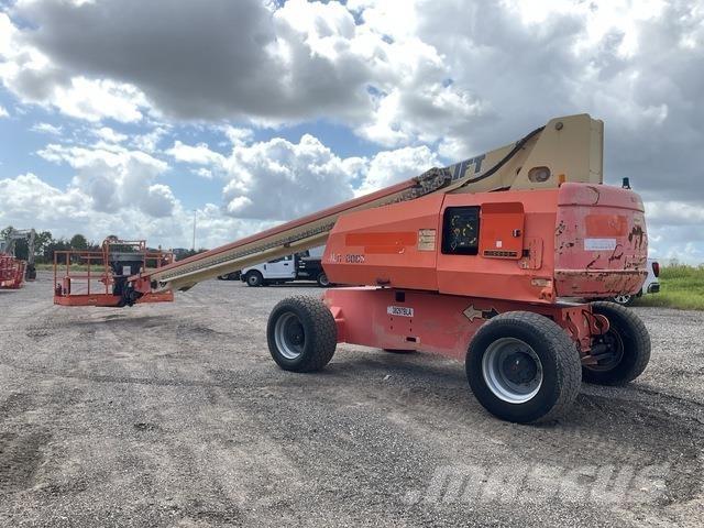 JLG 800S Teleskopbühnen