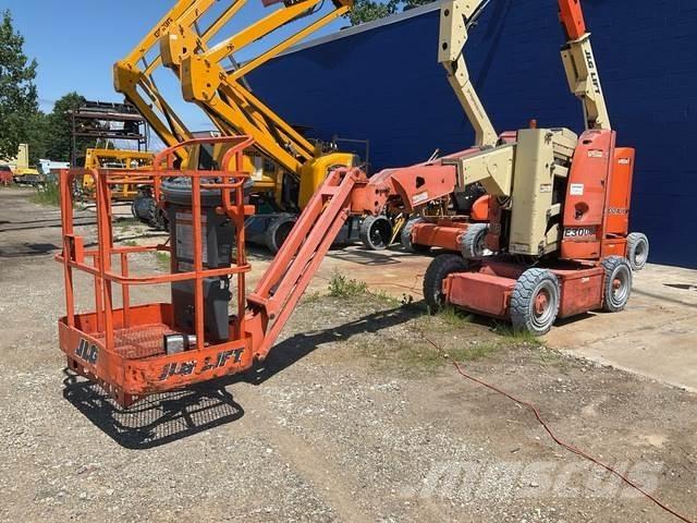 JLG E300AJP Gelenkteleskoparbeitsbühnen