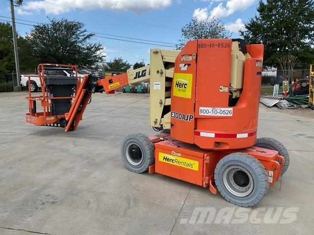 JLG E300AJP Gelenkteleskoparbeitsbühnen