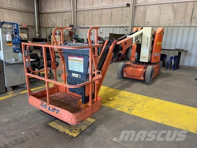 JLG E300AJP Gelenkteleskoparbeitsbühnen