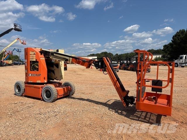 JLG E300AJP Gelenkteleskoparbeitsbühnen