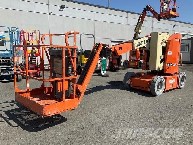 JLG E300AJP Gelenkteleskoparbeitsbühnen
