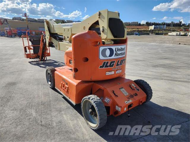 JLG E400AJP Gelenkteleskoparbeitsbühnen
