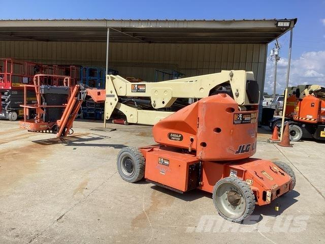 JLG E400AJPN Gelenkteleskoparbeitsbühnen