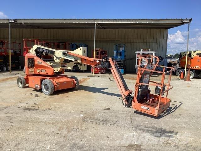 JLG E400AJPN Gelenkteleskoparbeitsbühnen