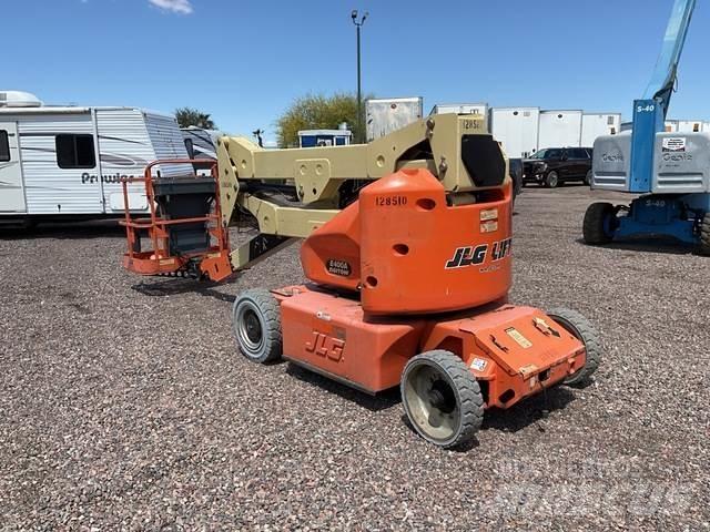 JLG E400AN Gelenkteleskoparbeitsbühnen
