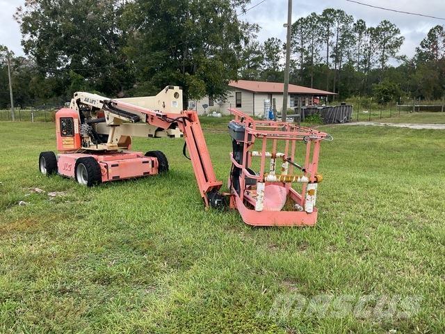 JLG E450AJ Gelenkteleskoparbeitsbühnen
