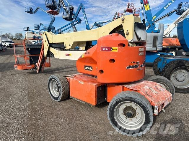 JLG E450AJ Gelenkteleskoparbeitsbühnen