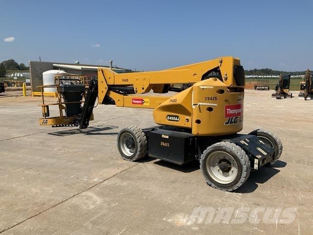 JLG E450AJ Gelenkteleskoparbeitsbühnen