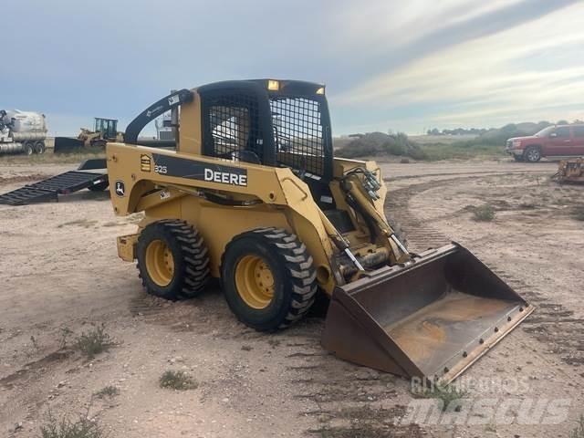 John Deere 325 Kompaktlader