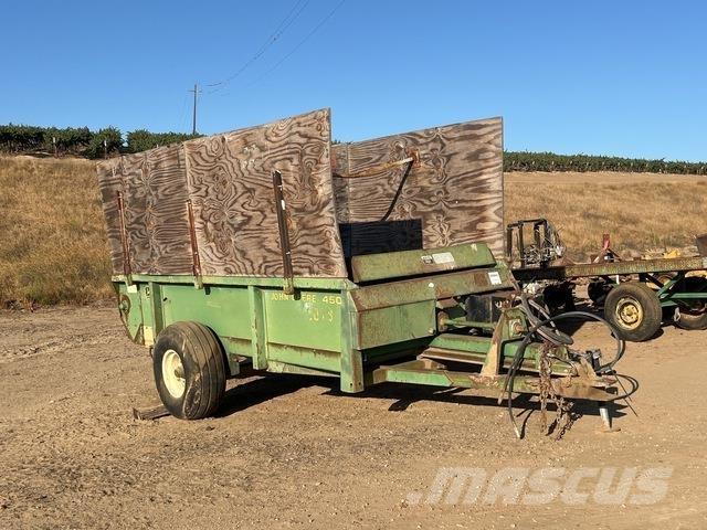 John Deere 450 Düngemittelverteiler