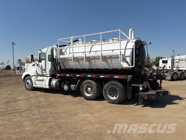 Kenworth T660 Saug- und Druckwagen