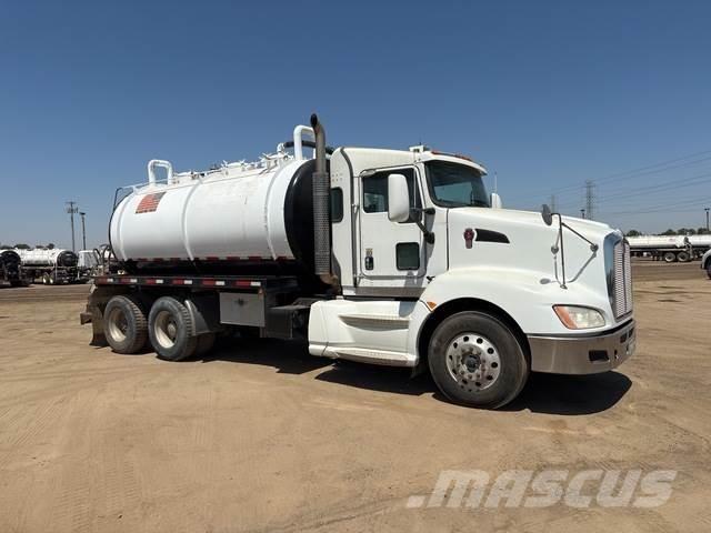 Kenworth T660 Saug- und Druckwagen