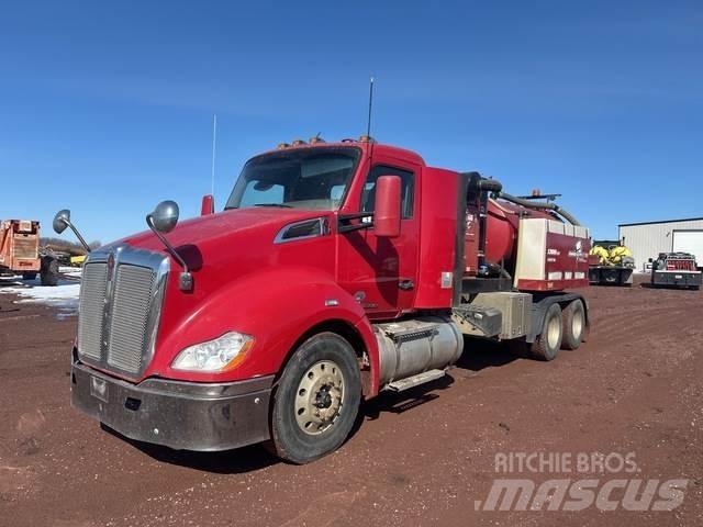 Kenworth T680 Raupenbagger