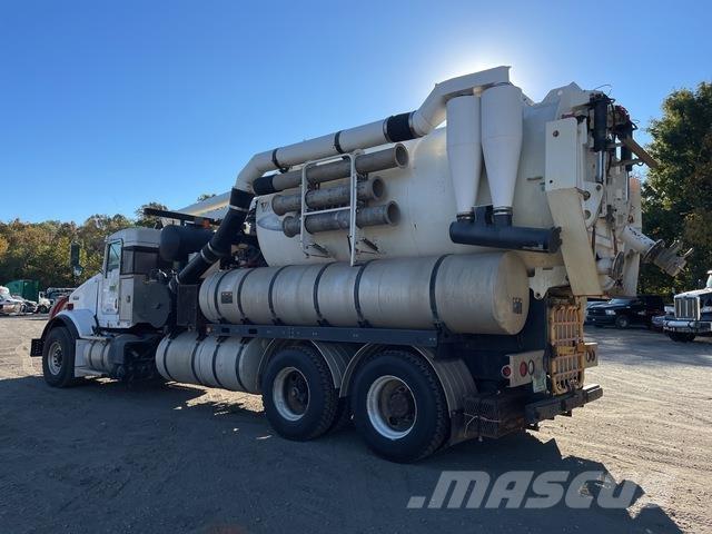 Kenworth T800 Saug- und Druckwagen