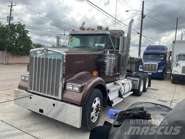 Kenworth W900 Sattelzugmaschinen