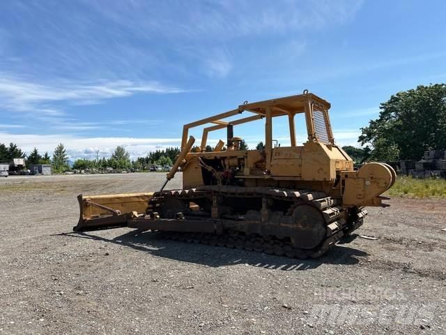 Komatsu D65P-8 Bulldozer