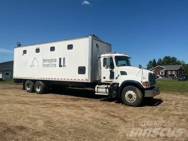 Mack 700 Pickup/Pritschenwagen