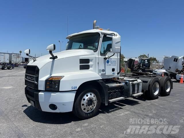 Mack AN64T Sattelzugmaschinen