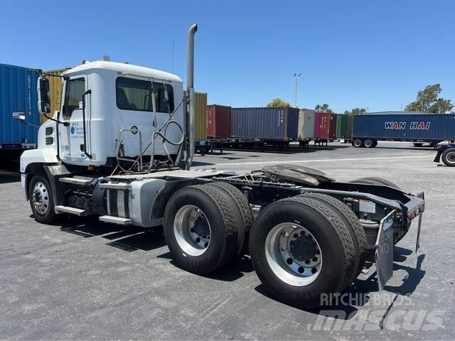 Mack AN64T Sattelzugmaschinen