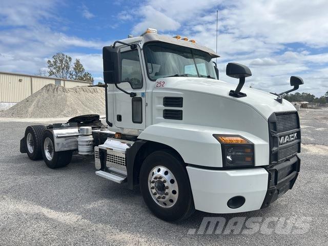 Mack AN64T Sattelzugmaschinen