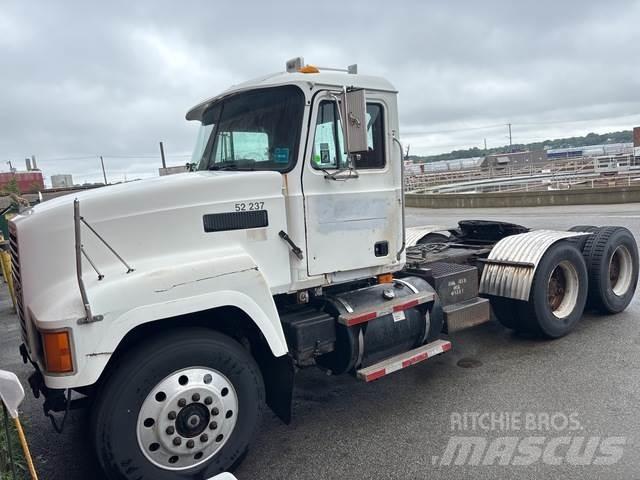 Mack CH613 Sattelzugmaschinen