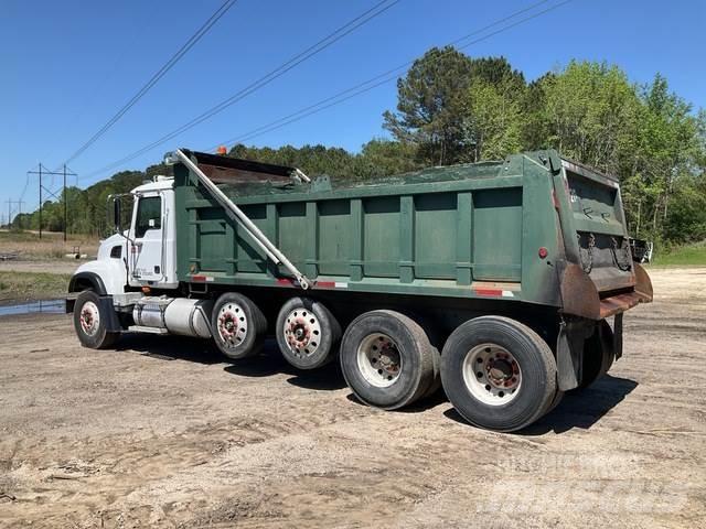 Mack CV713 Kipper