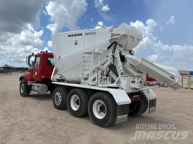 Mack CV713 Andere Fahrzeuge