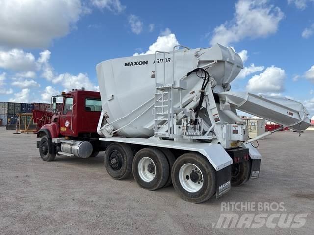 Mack CV713 Andere Fahrzeuge