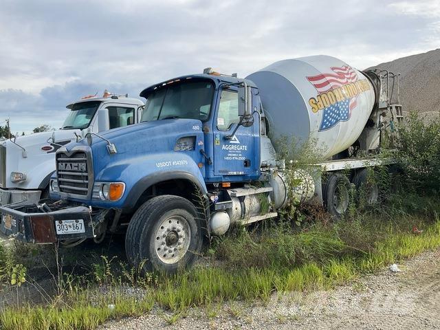 Mack CV713 Andere Fahrzeuge