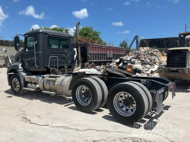 Mack CXU613 Sattelzugmaschinen