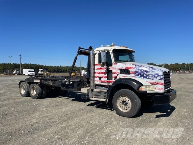 Mack GU533 Abrollkipper