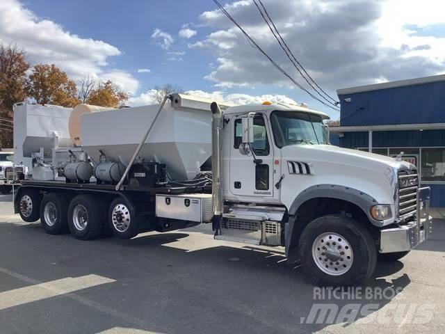 Mack GU713 Beton-Mischfahrzeuge
