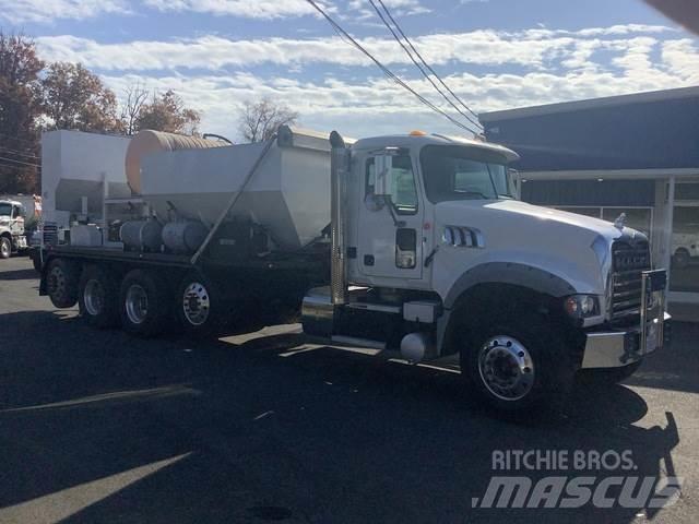 Mack GU713 Beton-Mischfahrzeuge