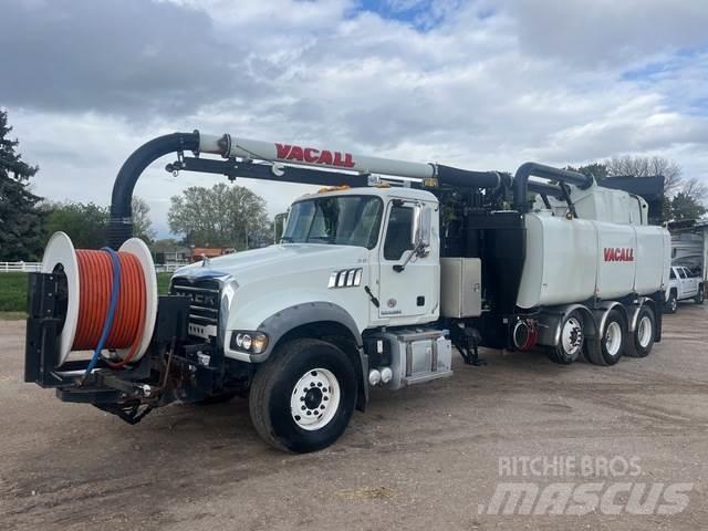 Mack GU713 Raupenbagger