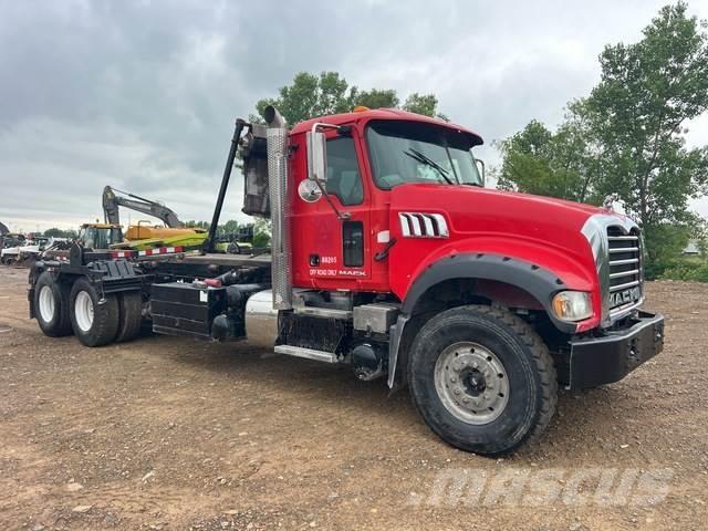 Mack GU713 Kipplader