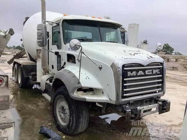 Mack GU813 Andere Fahrzeuge