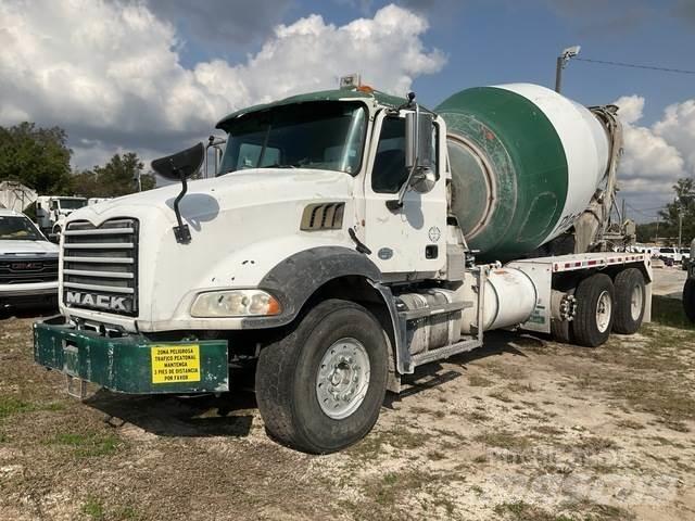 Mack GU813 Andere Fahrzeuge