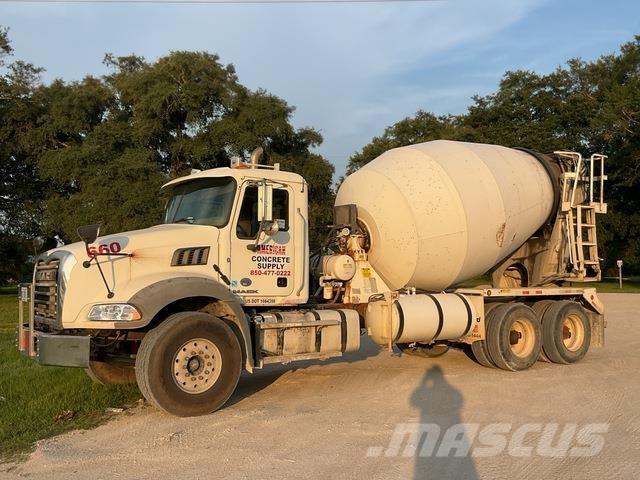 Mack GU813 Andere Fahrzeuge