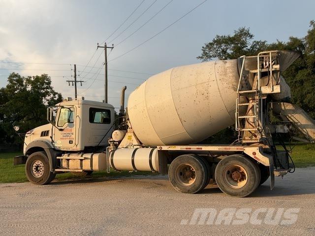 Mack GU813 Andere Fahrzeuge
