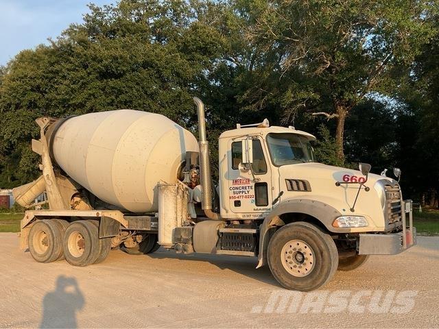 Mack GU813 Andere Fahrzeuge