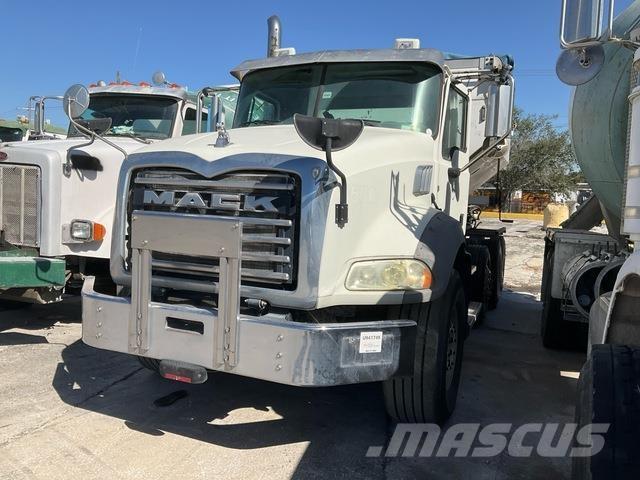 Mack GU813 Beton-Mischfahrzeuge
