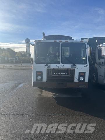 Mack LE613 Müllwagen