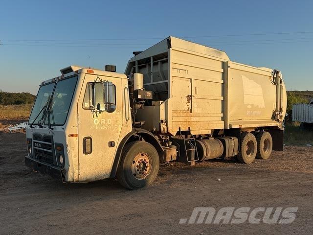 Mack LEU613 Müllwagen