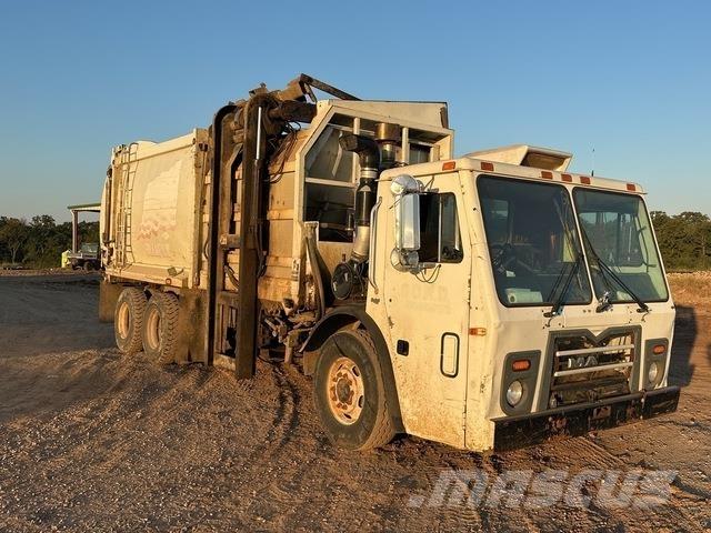 Mack LEU613 Müllwagen