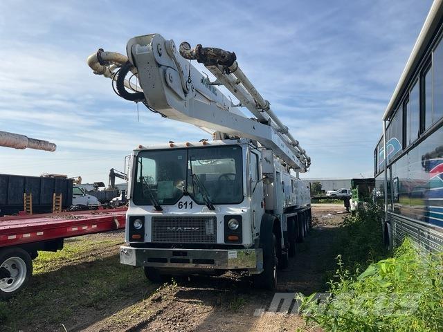 Mack MR688S Betonpumpen