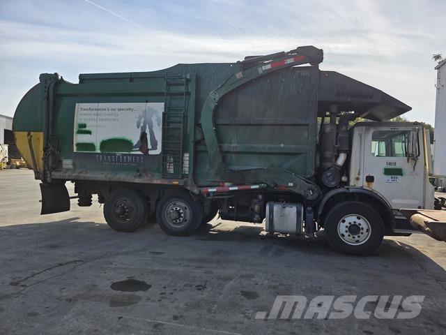 Mack MRU613 Müllwagen