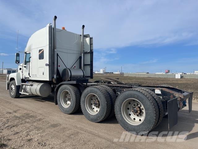 Mack PI86T Sattelzugmaschinen