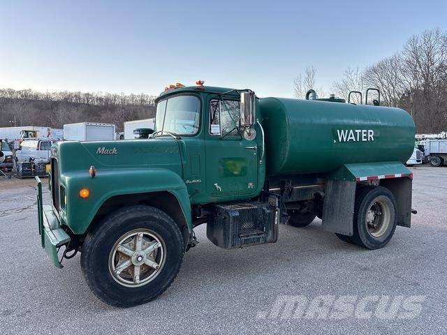Mack R400 Wassertanker